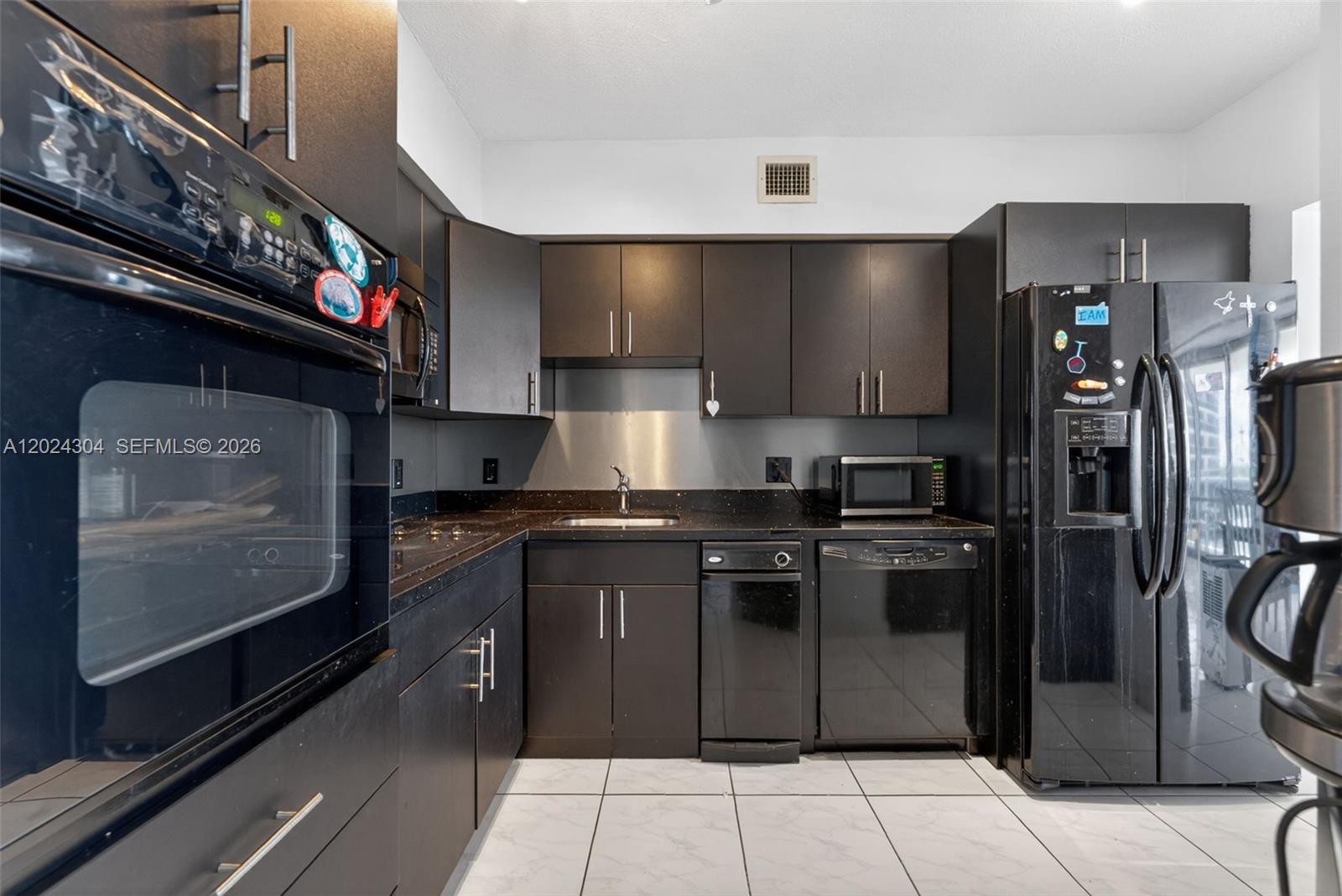 KING COLE CONDO - Residential
