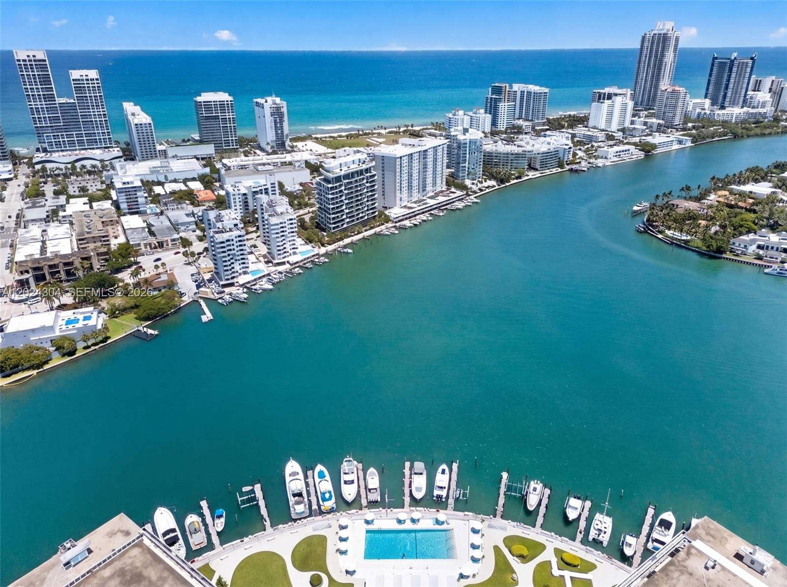 KING COLE CONDO - Residential