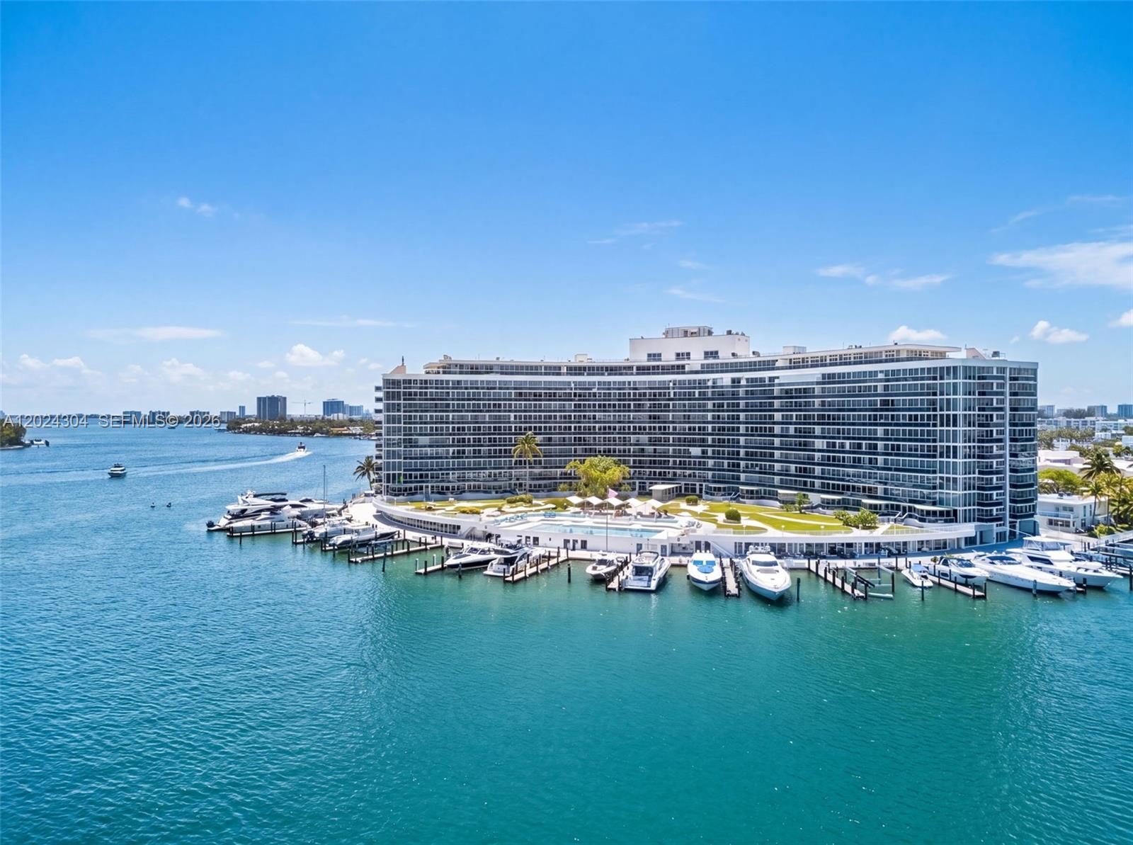 KING COLE CONDO - Residential