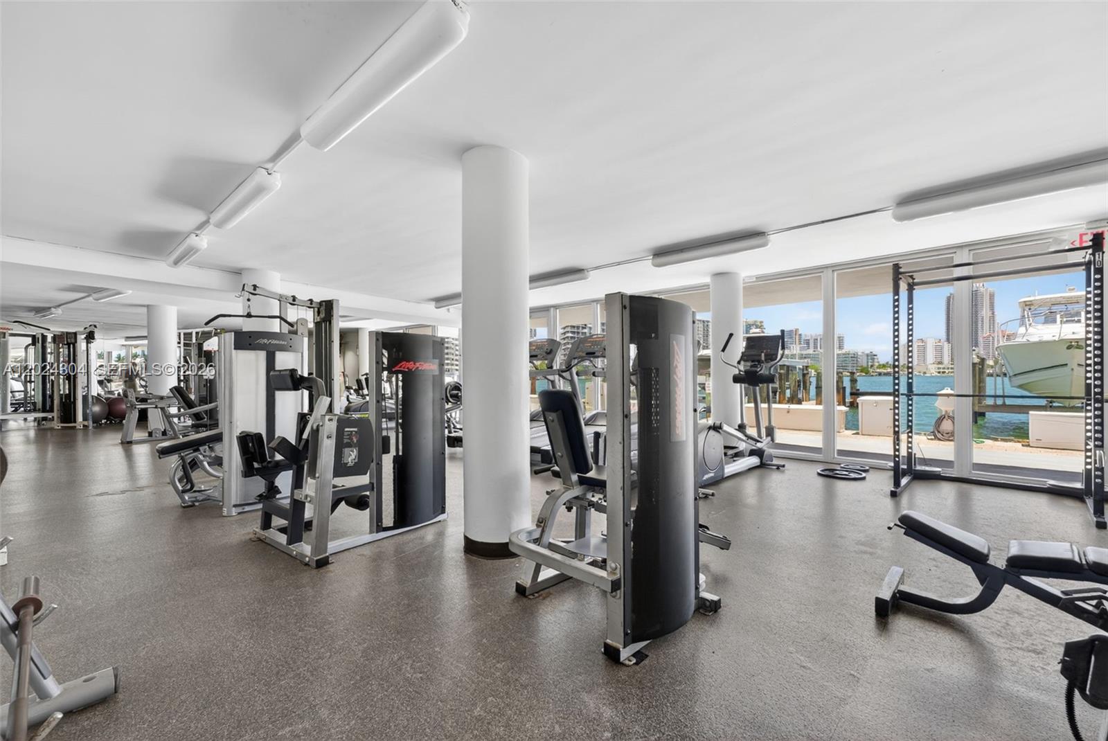 KING COLE CONDO - Residential