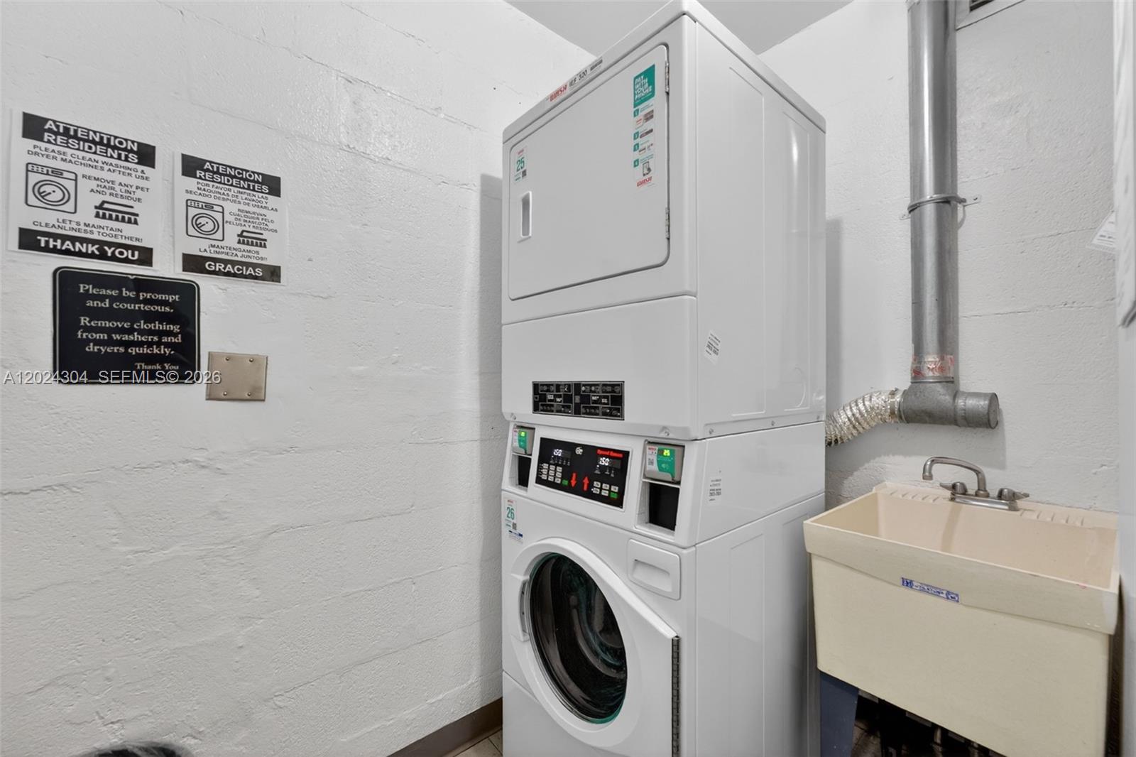 KING COLE CONDO - Residential