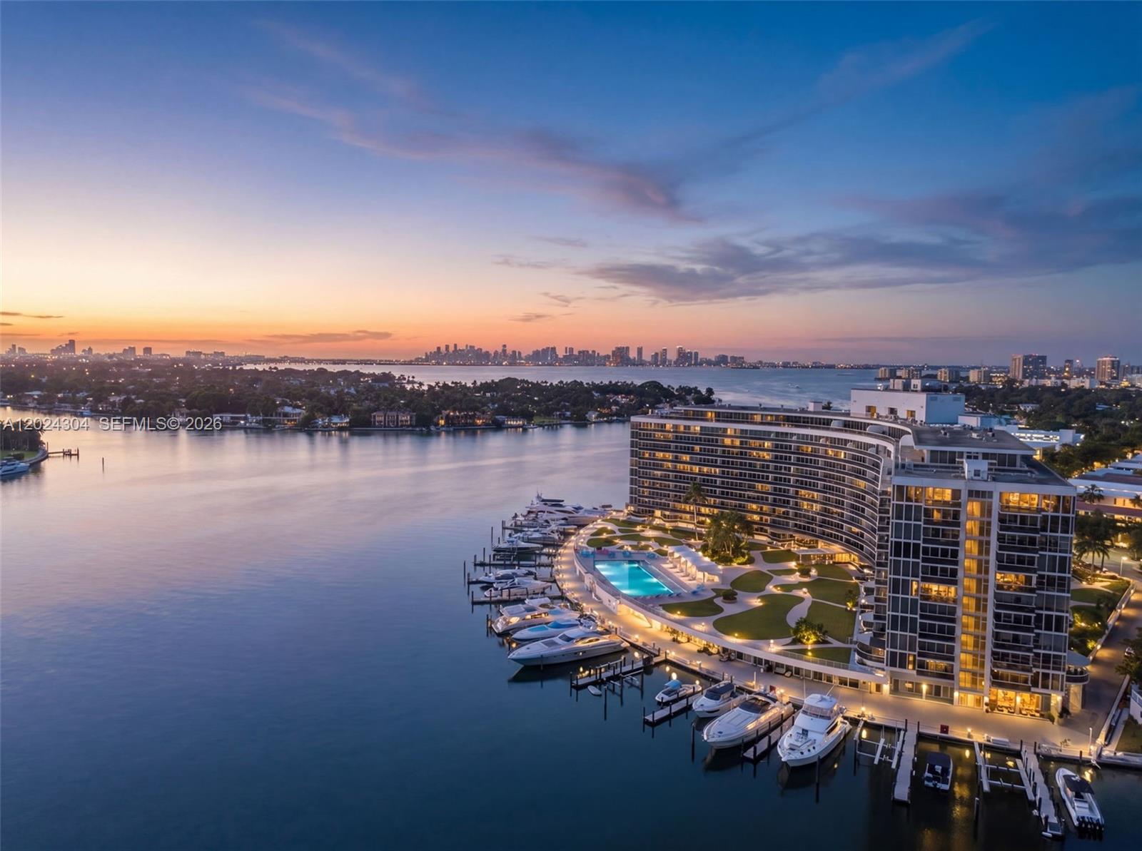 KING COLE CONDO - Residential