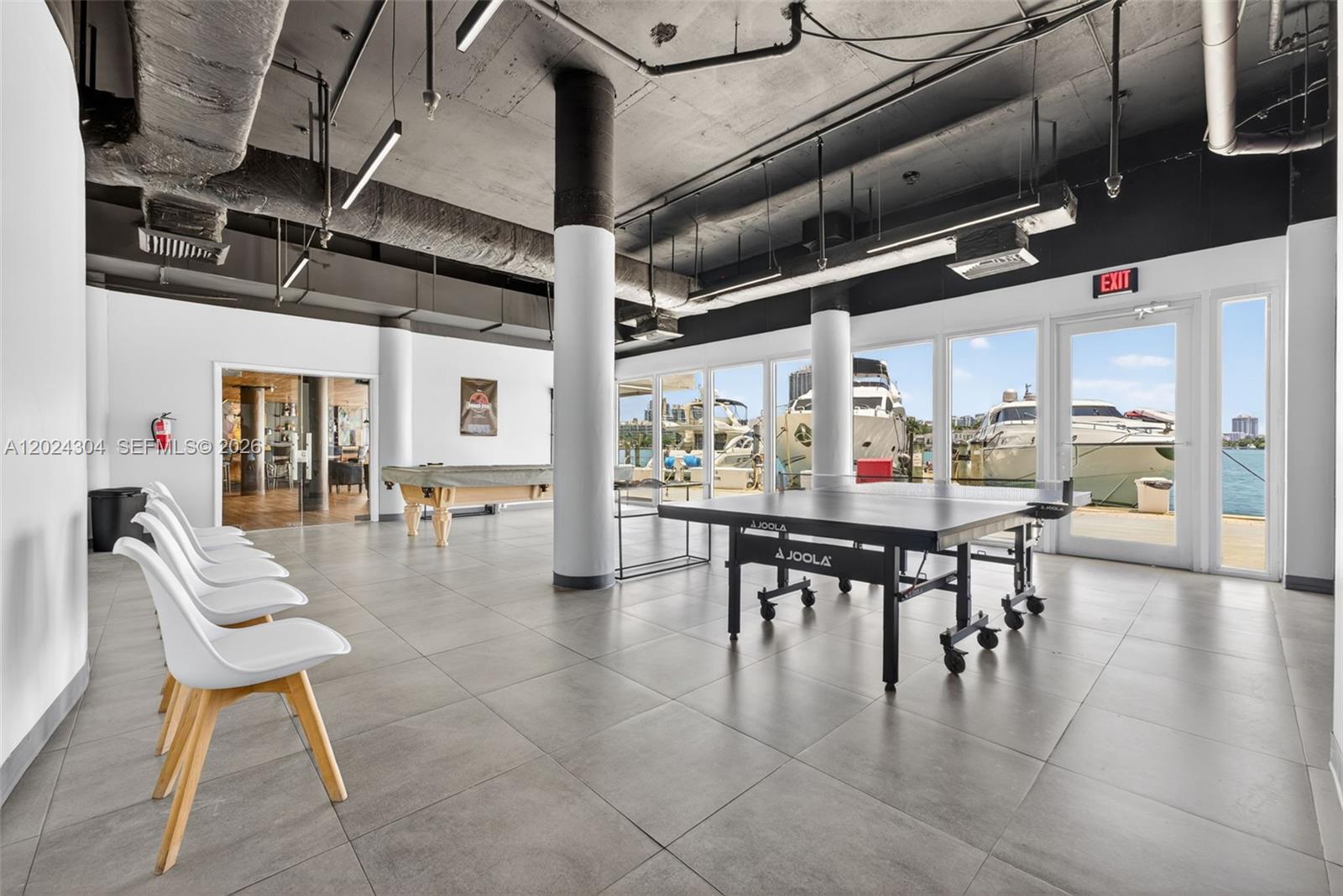 KING COLE CONDO - Residential