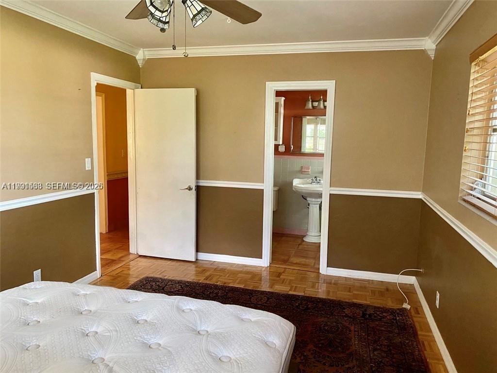 TROPICAL MANORS - Residential