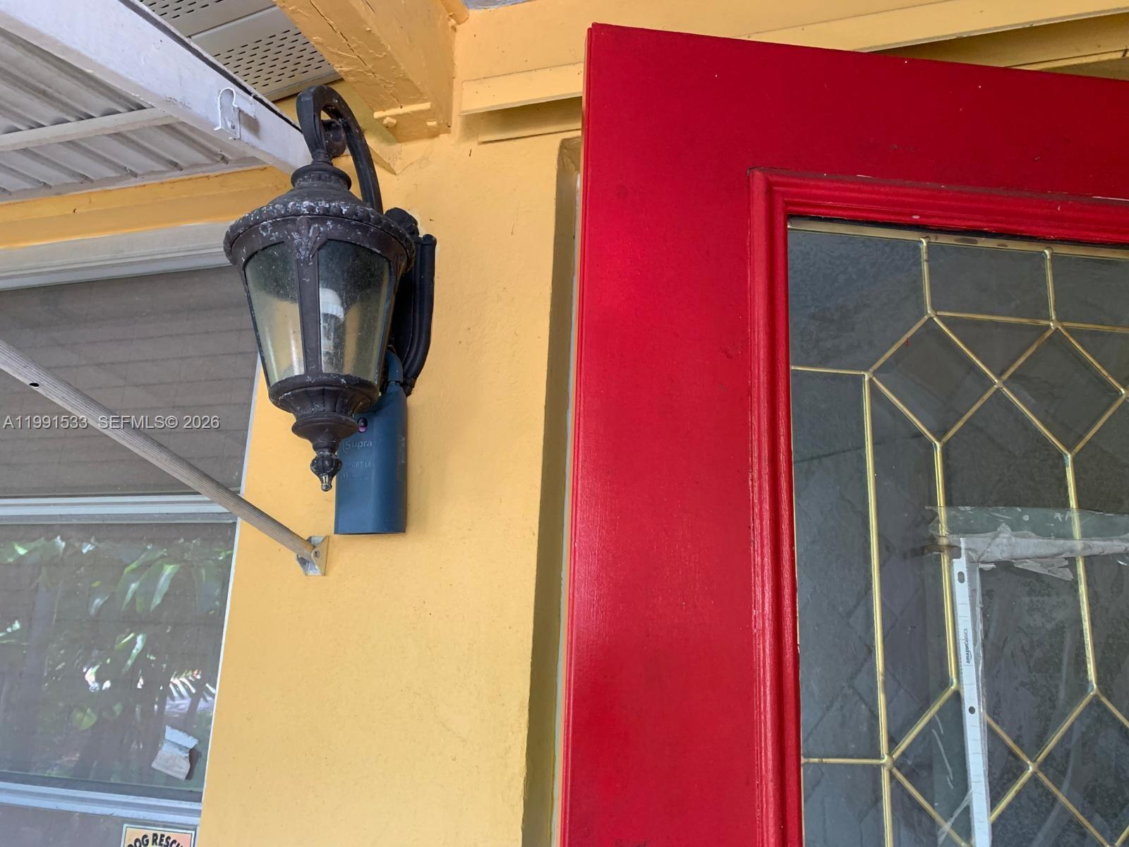 TROPICAL MANORS - Residential