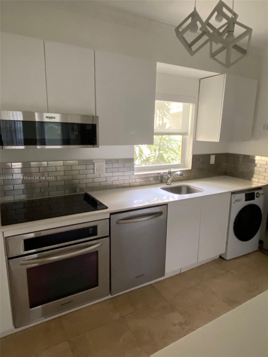 32 Camden Dr 2