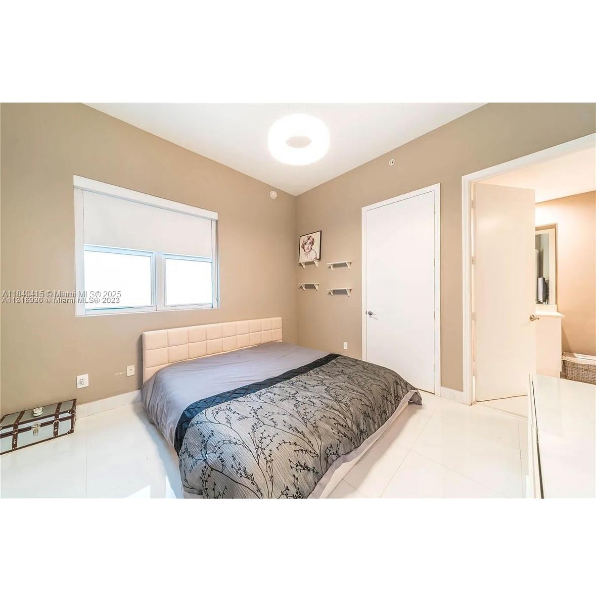 THE OAKS I CONDO - Residential