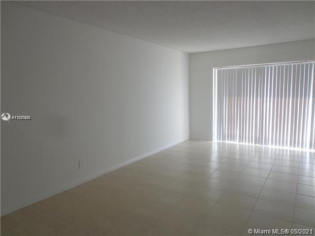 VILLAS AT LAKEVIEW CONDO - Residential Lease