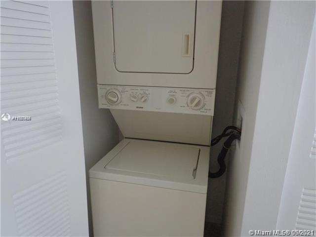 VILLAS AT LAKEVIEW CONDO - Residential Lease