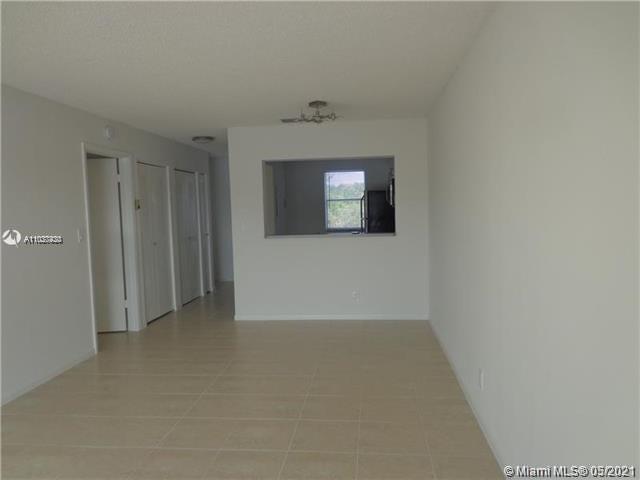 VILLAS AT LAKEVIEW CONDO - Residential Lease