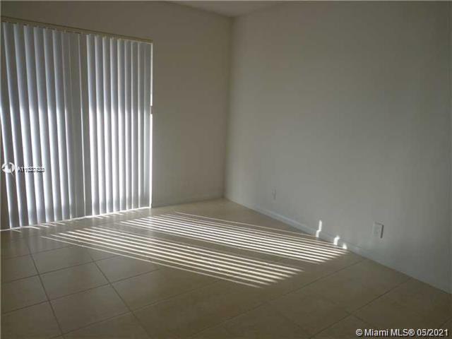 VILLAS AT LAKEVIEW CONDO - Residential Lease