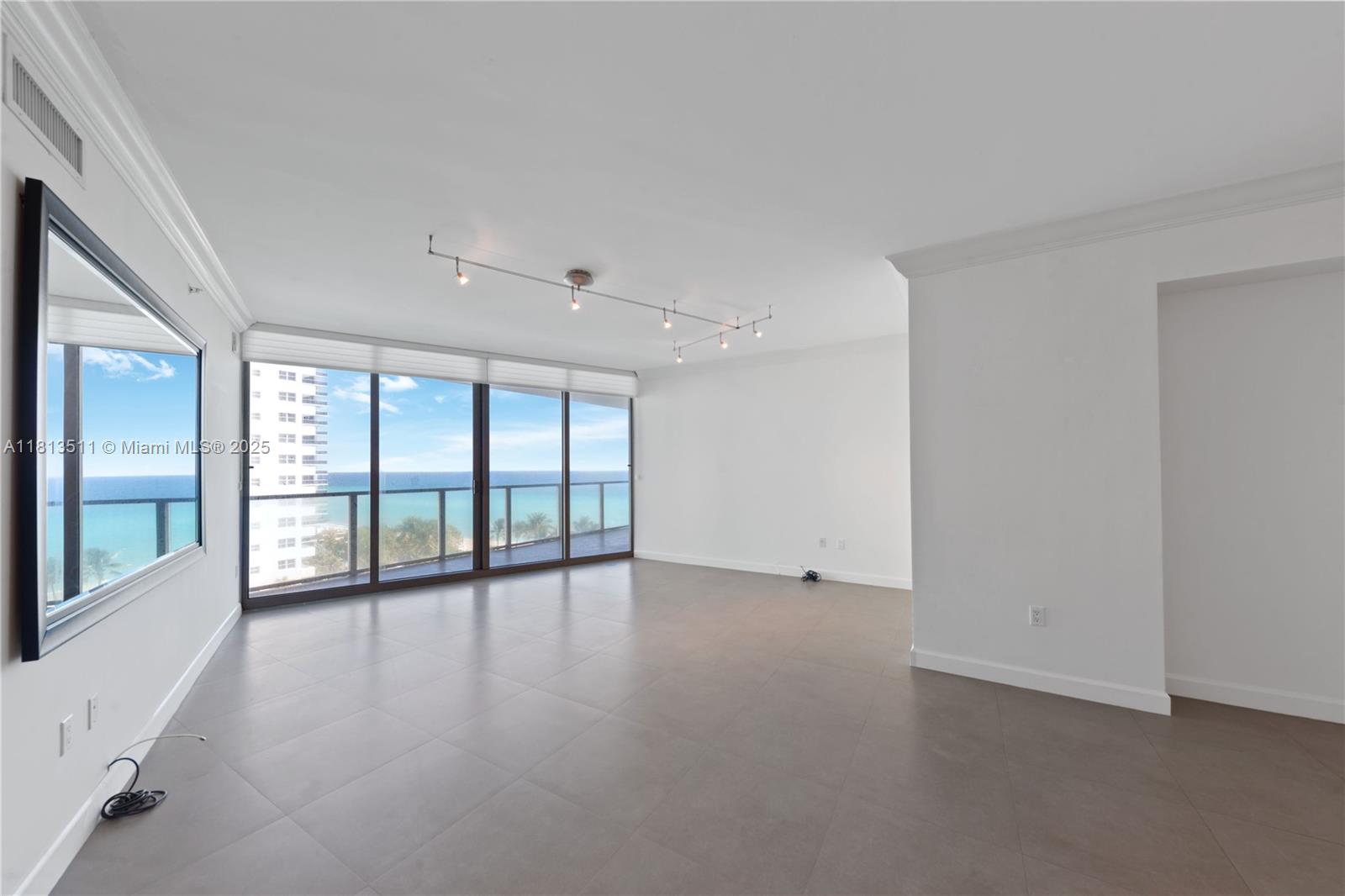 3101 S Ocean Dr 707