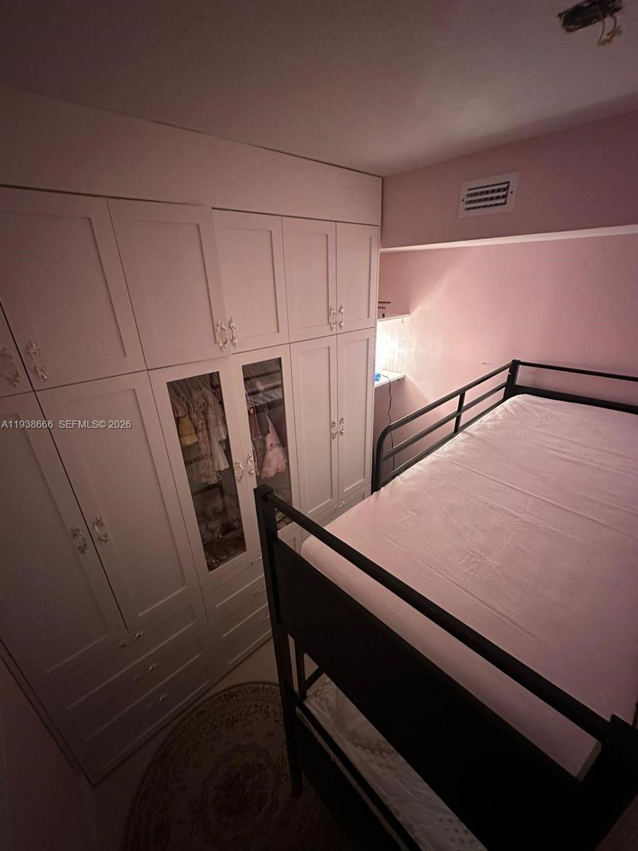 INFINITY AT BRICKELL COND - Residential