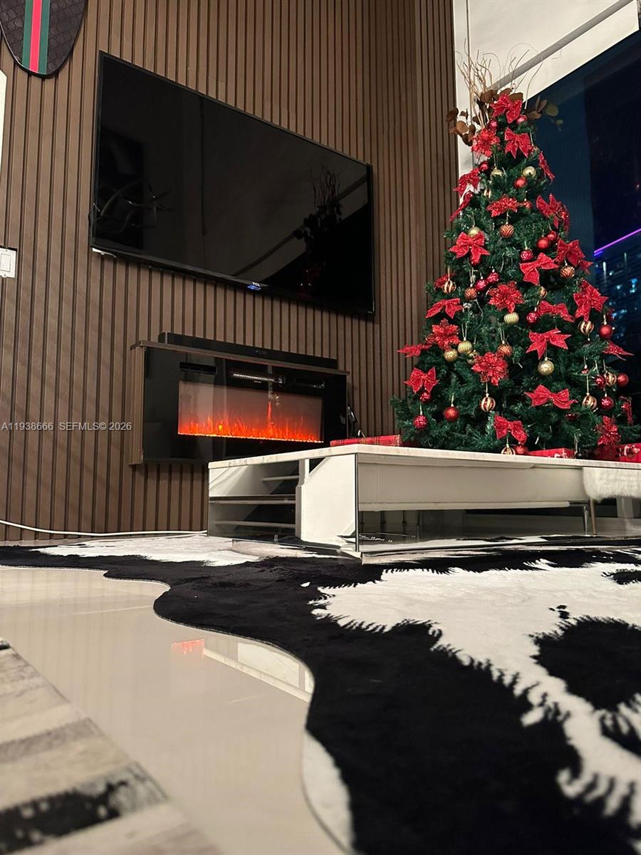 INFINITY AT BRICKELL COND - Residential