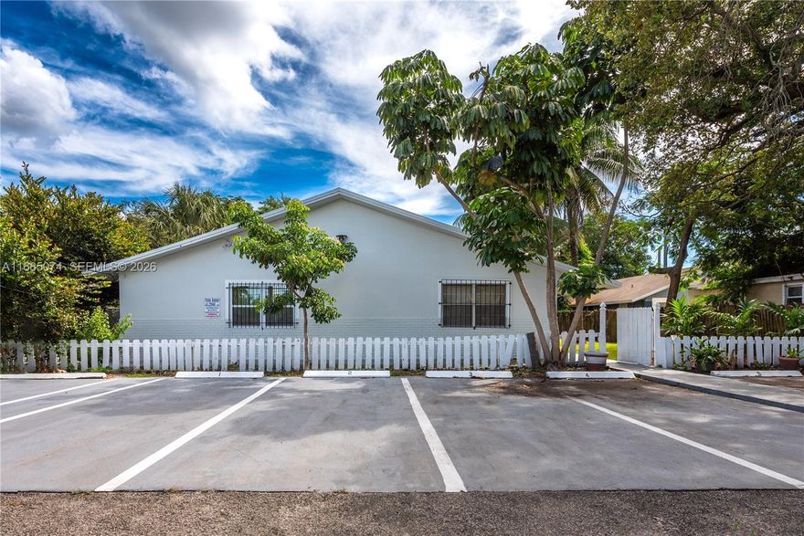 If you're looking for a fantastic investment opportunity in a prime location, this property is for you! Presenting a well-maintained building with 5 legal units located in the sought-after Lake Ridge area of Fort Lauderdale. Rental Income:3 one-bedroom units rented at $1,800/m, 2 two-bedroom units rented at $2,400/m. All units currently leased on one-year leases. Recently replaced Roof in 2020. 40-Year Certification Passed and up-to-date. 6 electric meters and 1 water meter. Coin-operated washer and dryer. Each apartment has designated private parking. Perfectly situated just minutes away from Las Olas Blvd, Victoria Park, and Flagler Village. Proximity to numerous shopping, dining, and entertainment options, making it attractive to potential tenants.