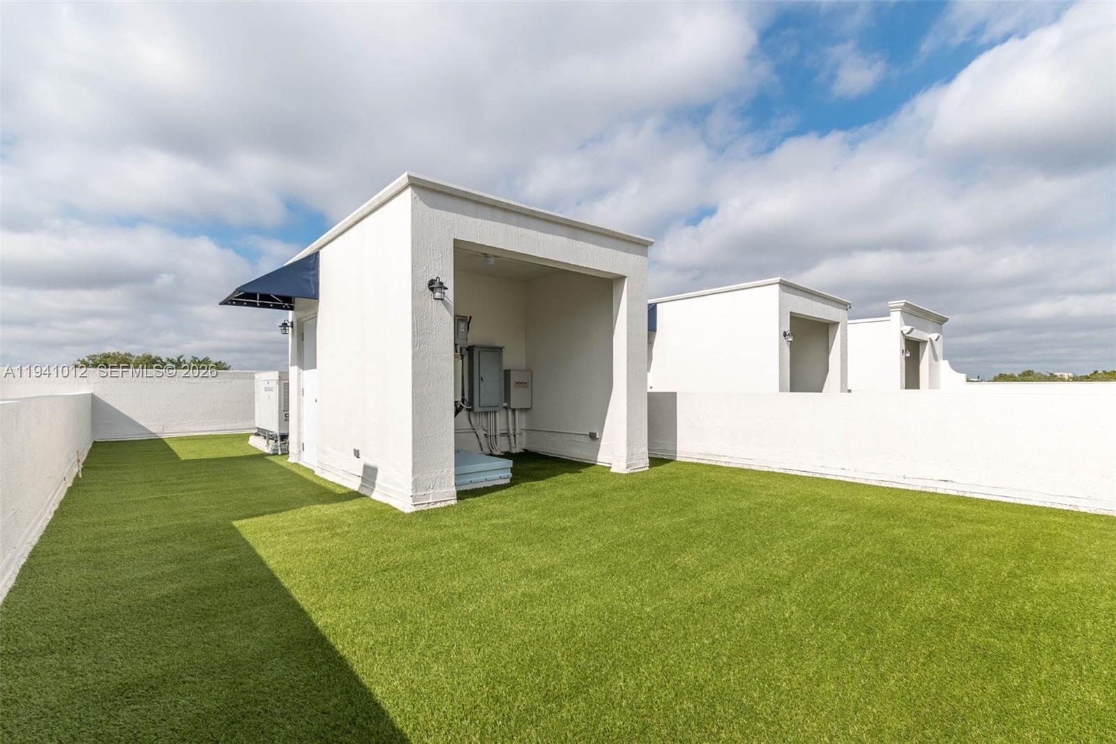 Madeira Townhomes - Residential