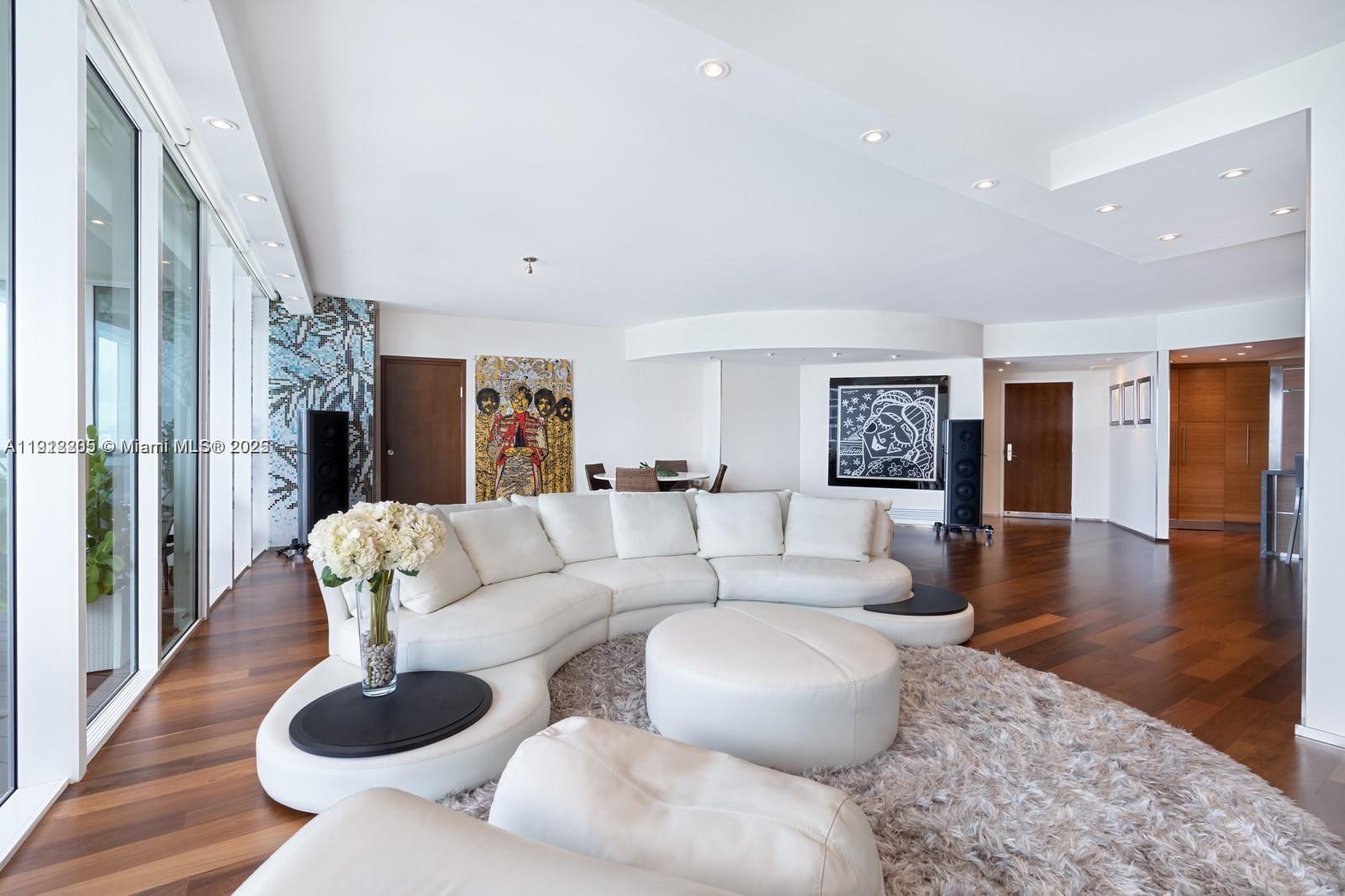 ICON CONDO - Residential