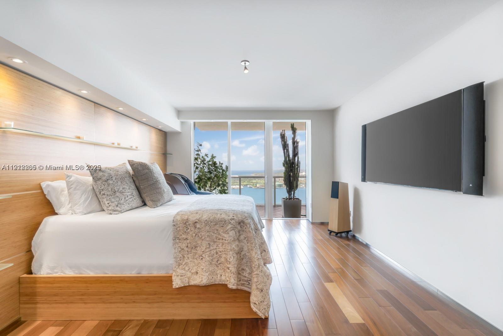 ICON CONDO - Residential