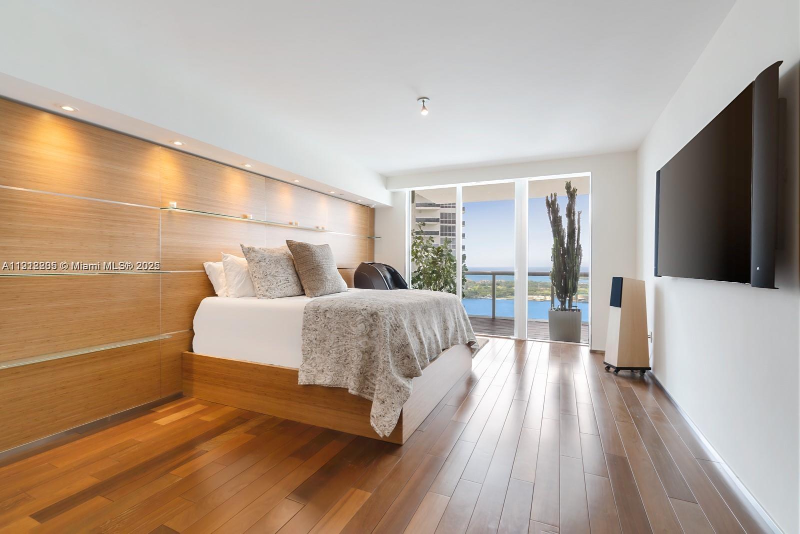 ICON CONDO - Residential