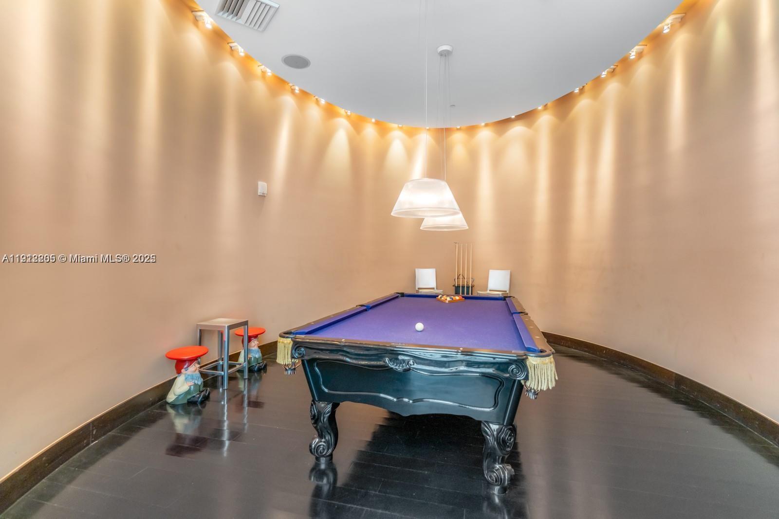 ICON CONDO - Residential