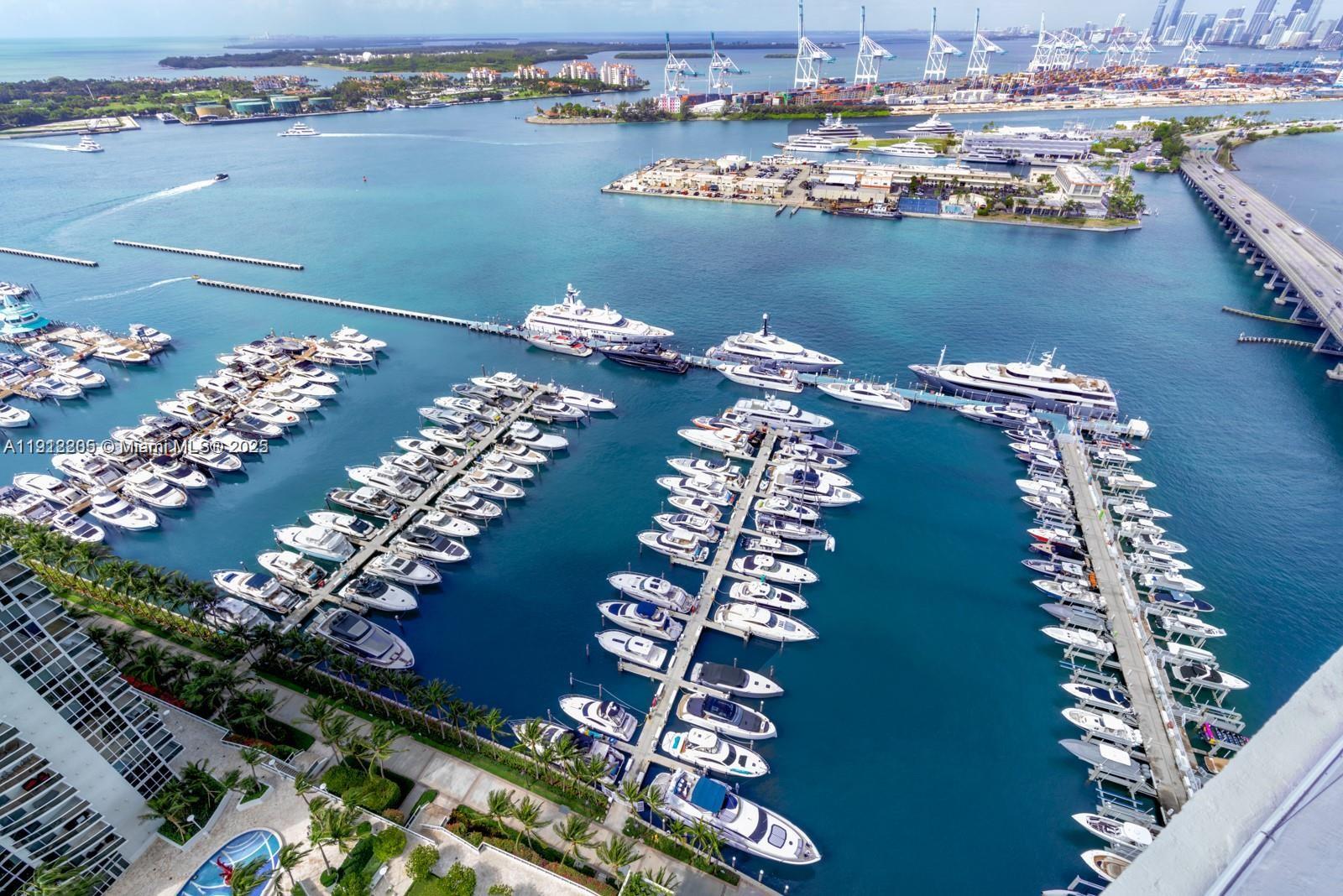 ICON CONDO - Residential