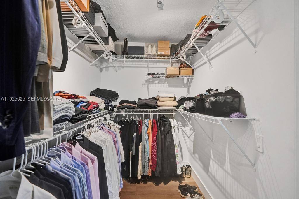 THE PINNACLE CONDO - Residential