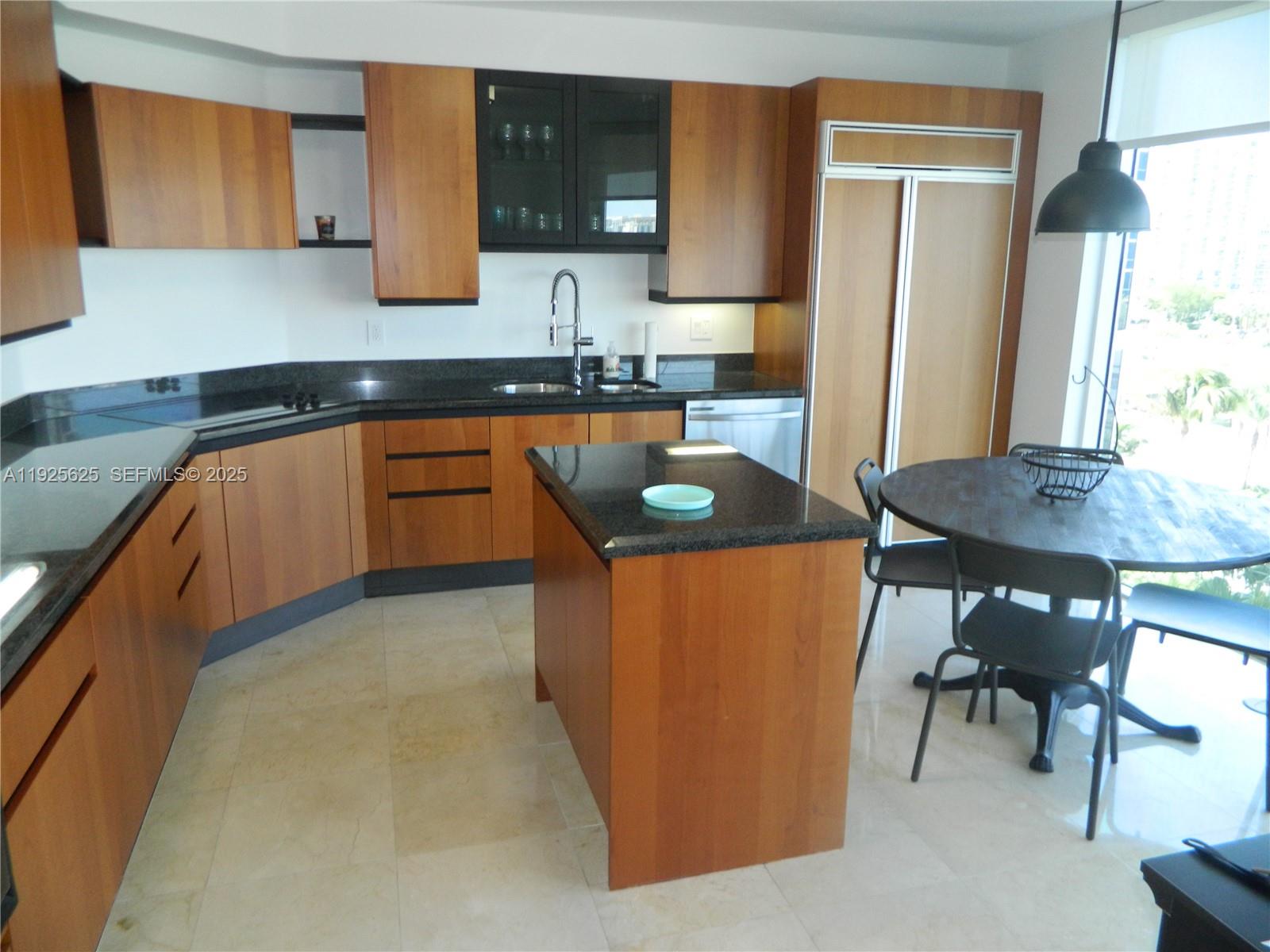 THE PINNACLE CONDO - Residential