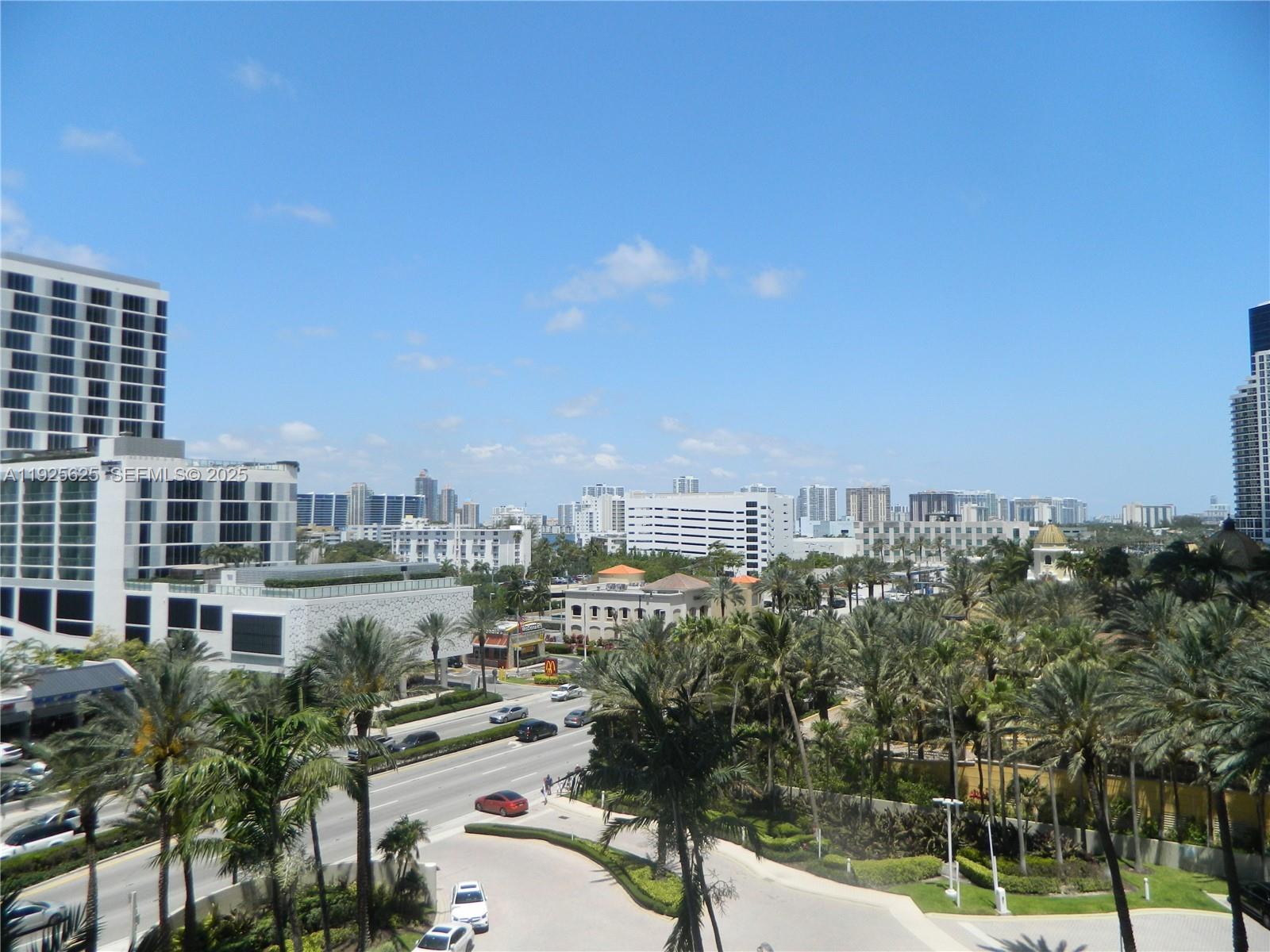 THE PINNACLE CONDO - Residential