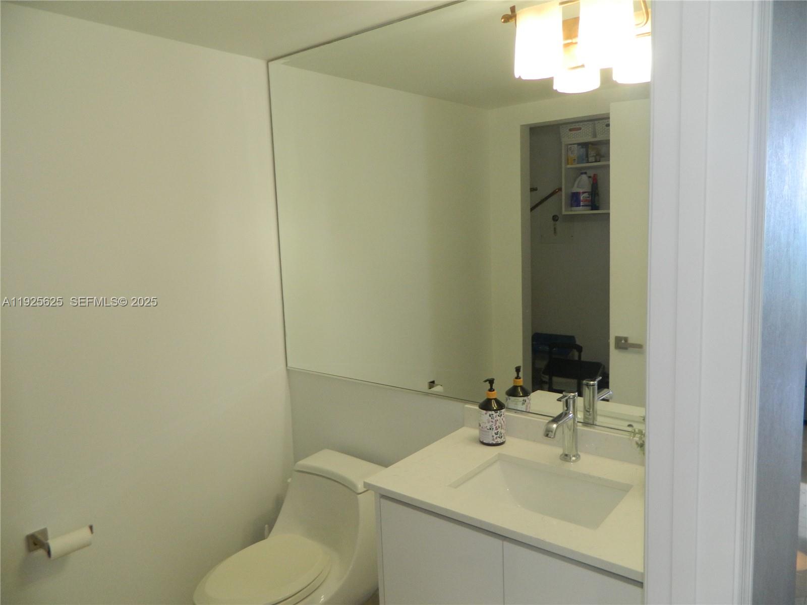 THE PINNACLE CONDO - Residential