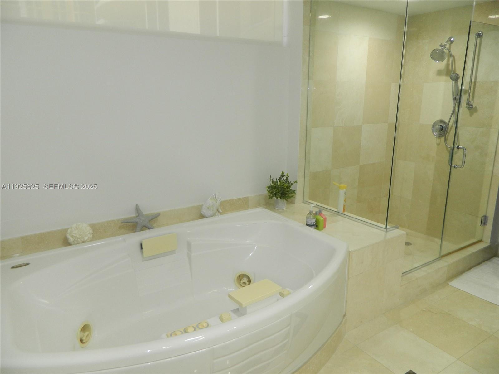 THE PINNACLE CONDO - Residential