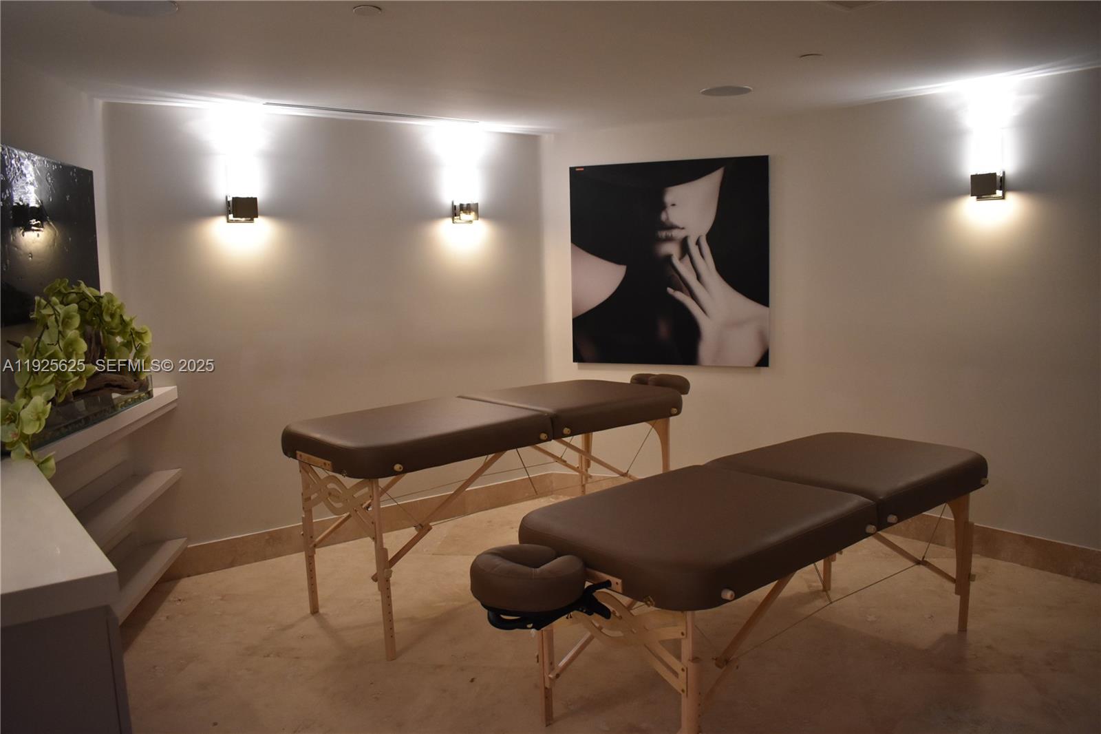 THE PINNACLE CONDO - Residential