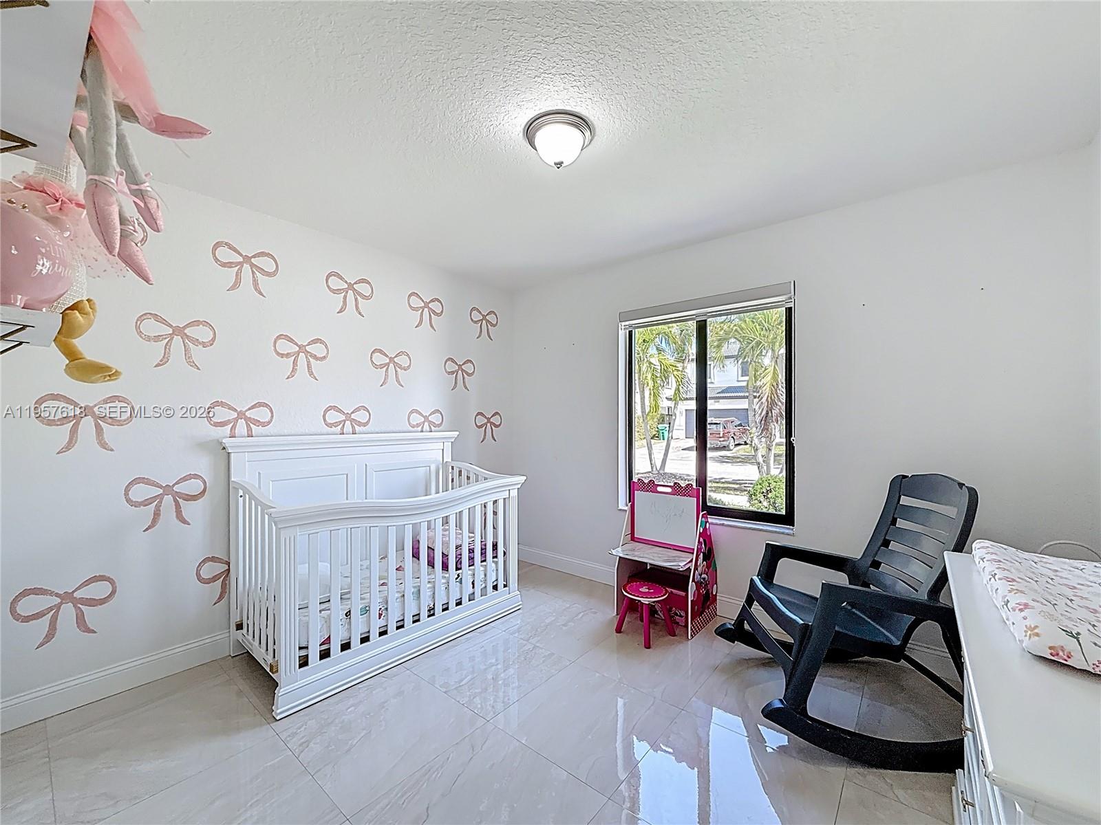 C B PALMS - Residential Lease