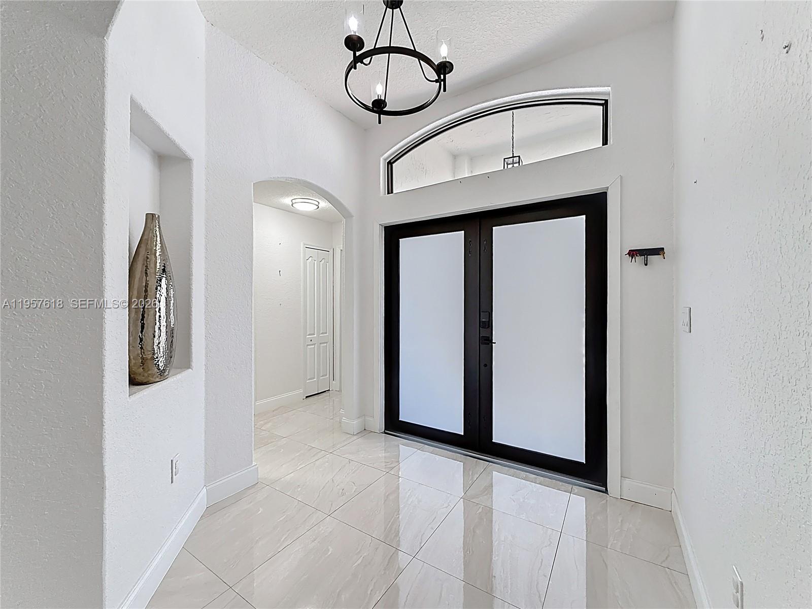 C B PALMS - Residential Lease