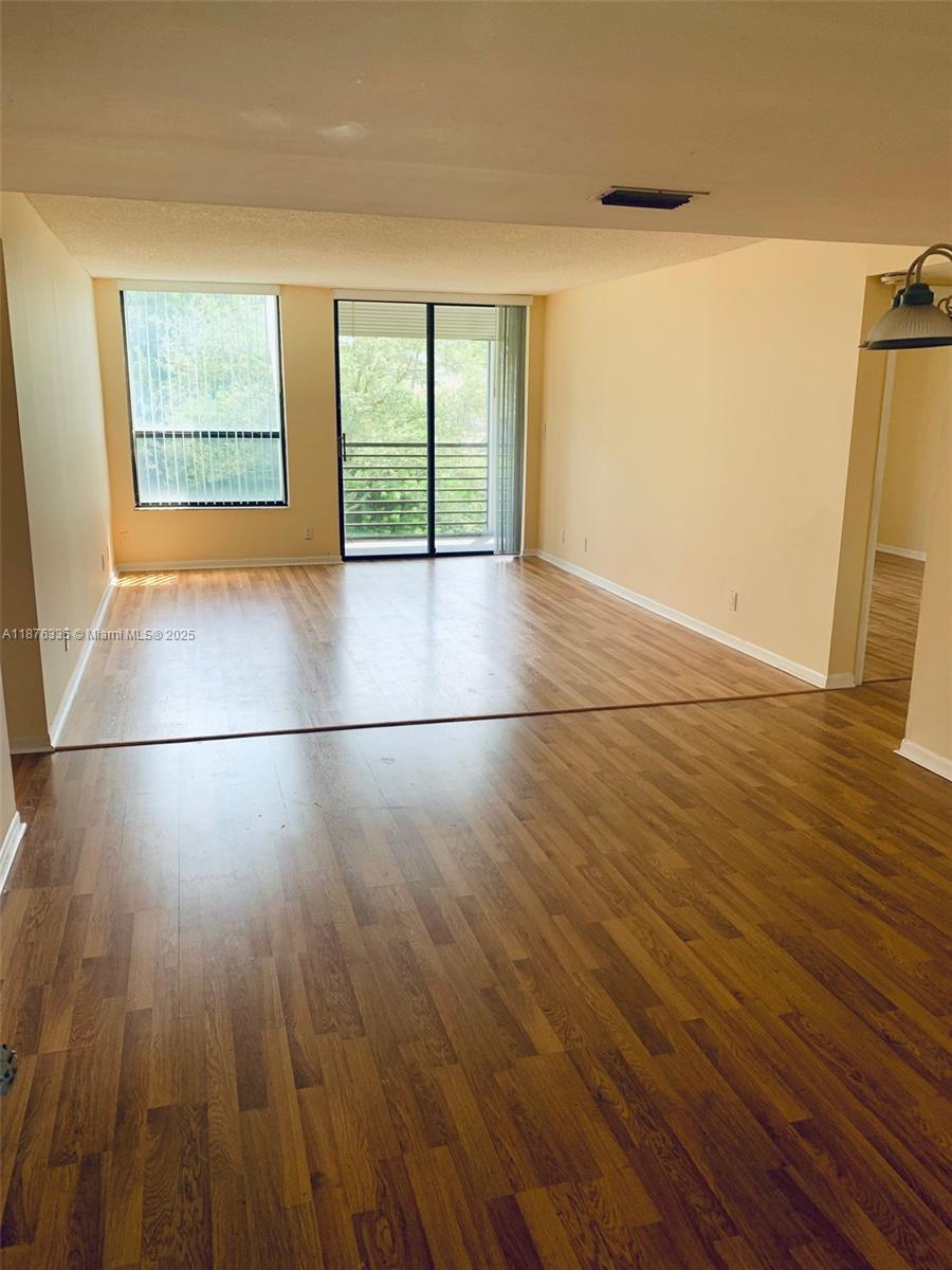 Beautiful two bedroom, two full bathroom apartment with water views.
Wood floors, nice kitchen and bathrooms and a large terrace.
Bedrooms are separated by the living room each with it's own bathroom. Includes washer and dryer, dishwasher, stove, microwave and new water heater, and central Ac units. The complex has a pool and clubhouse as well.
Located in a great area with shops and restaurants at walking distance.