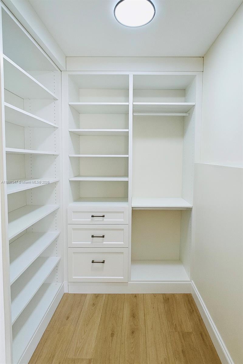 BROADVIEW PARK - Residential