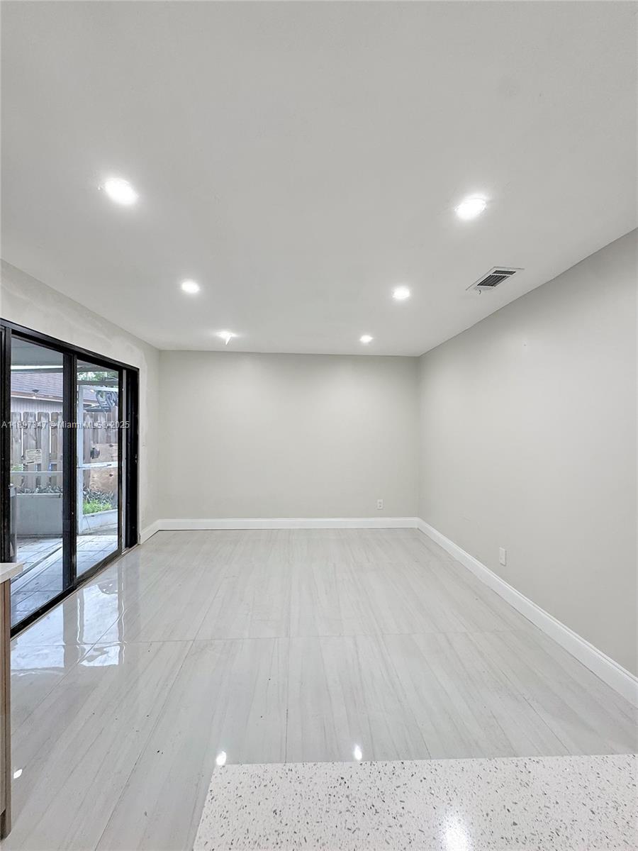 BROADVIEW PARK - Residential