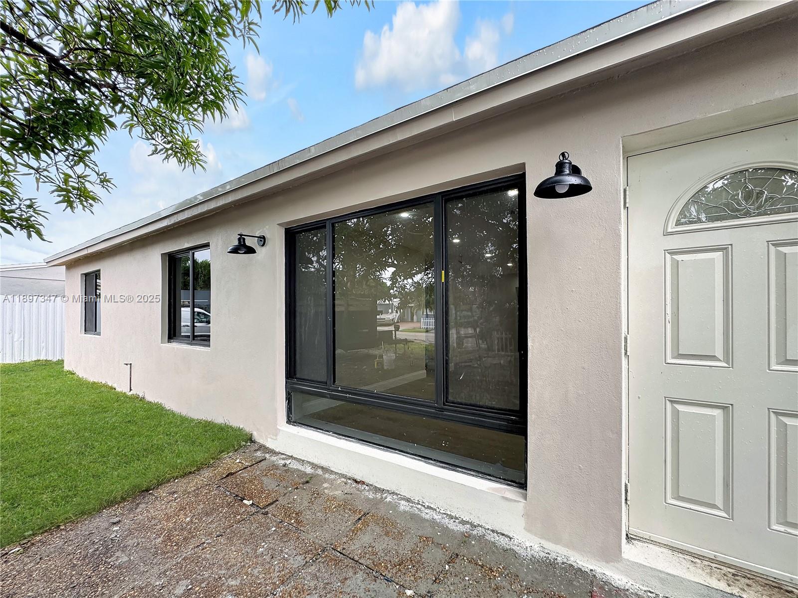 1449 SW 49th Ave