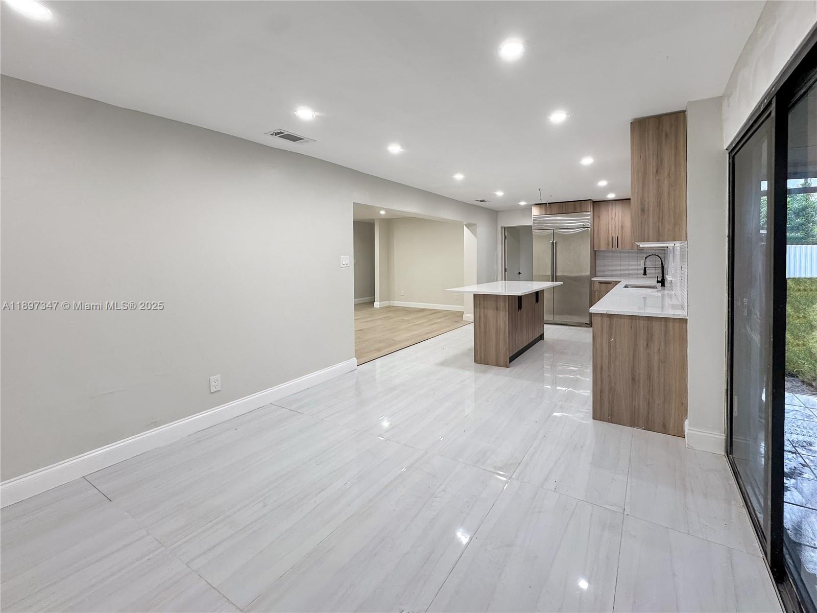 BROADVIEW PARK - Residential