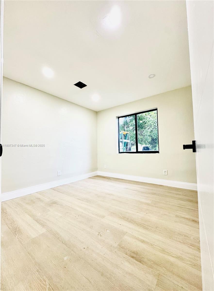 BROADVIEW PARK - Residential