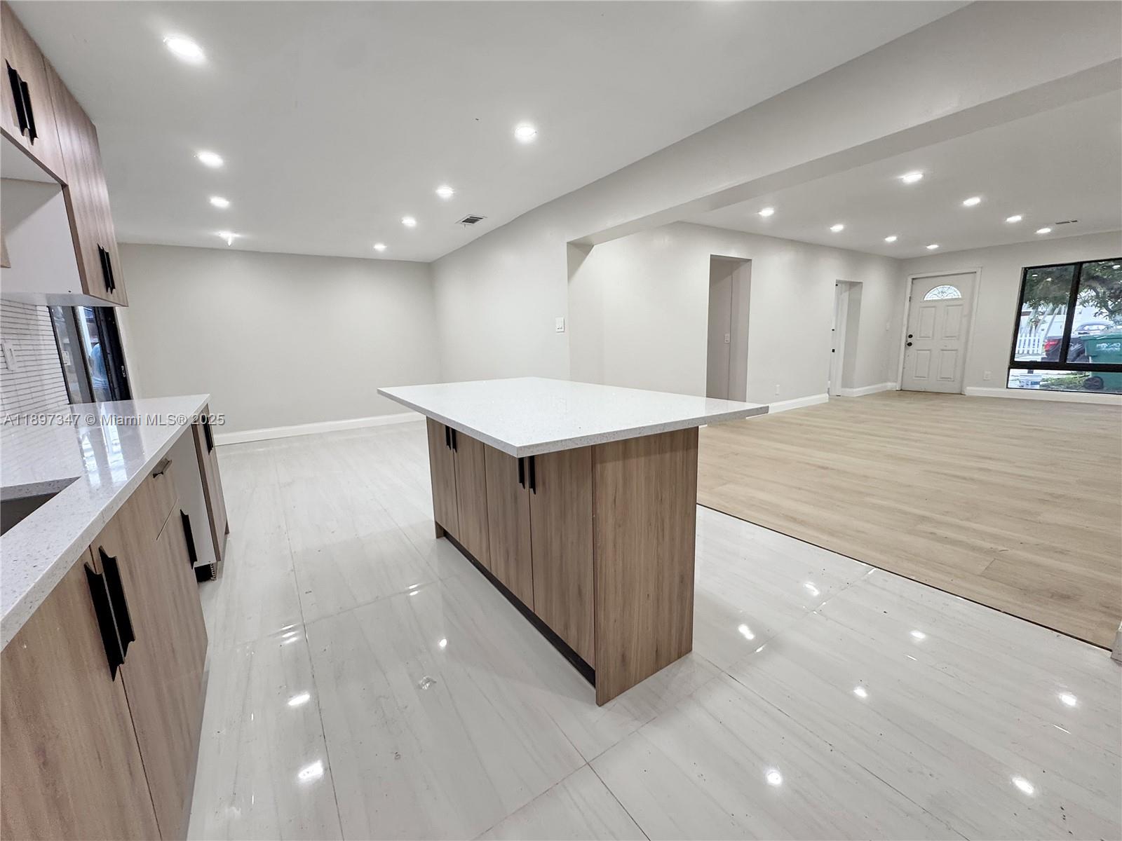 BROADVIEW PARK - Residential