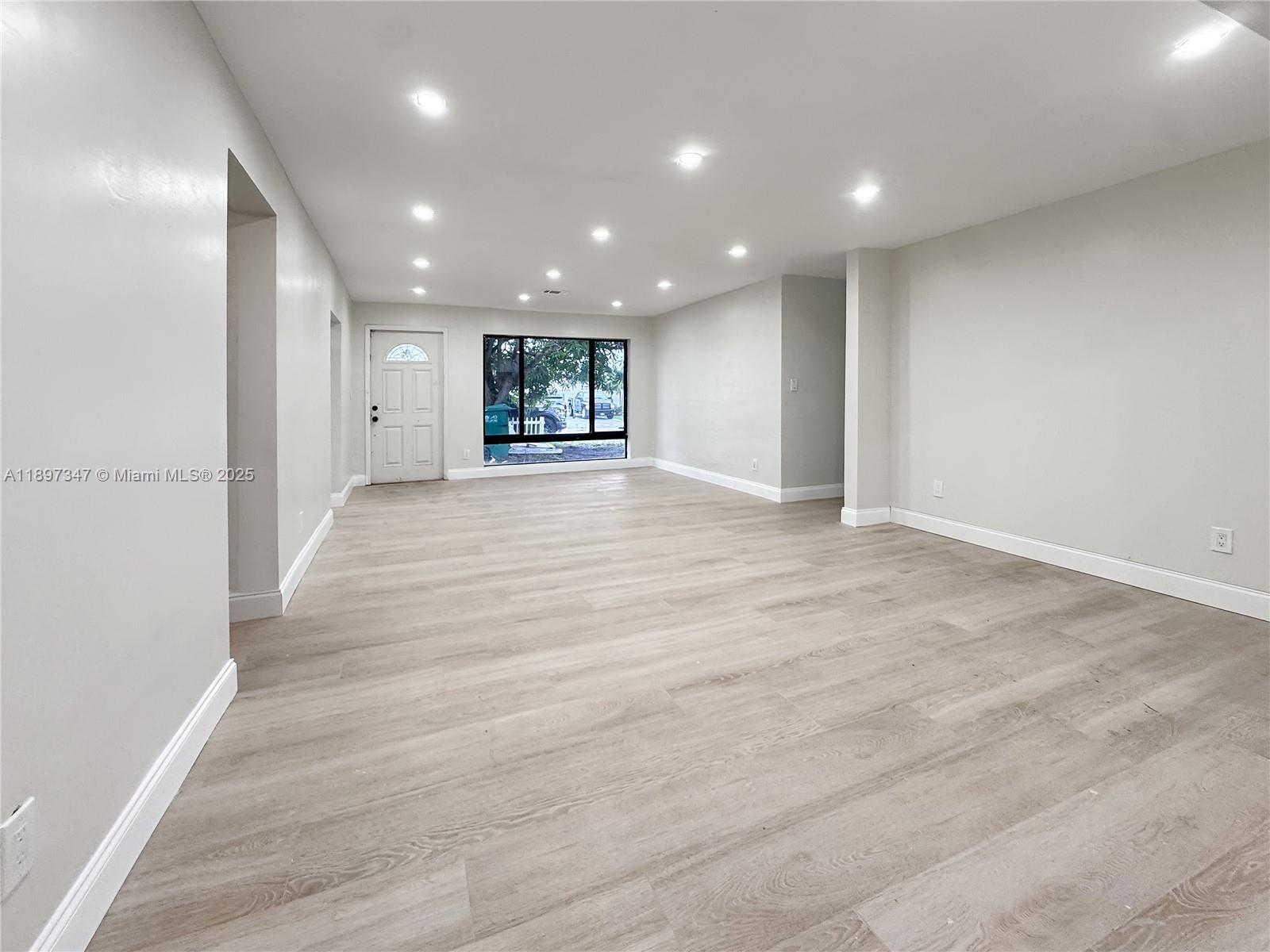 BROADVIEW PARK - Residential