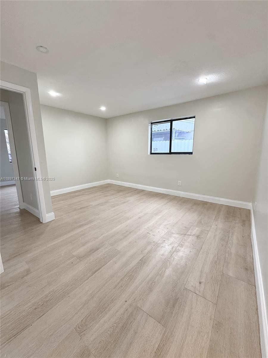 BROADVIEW PARK - Residential
