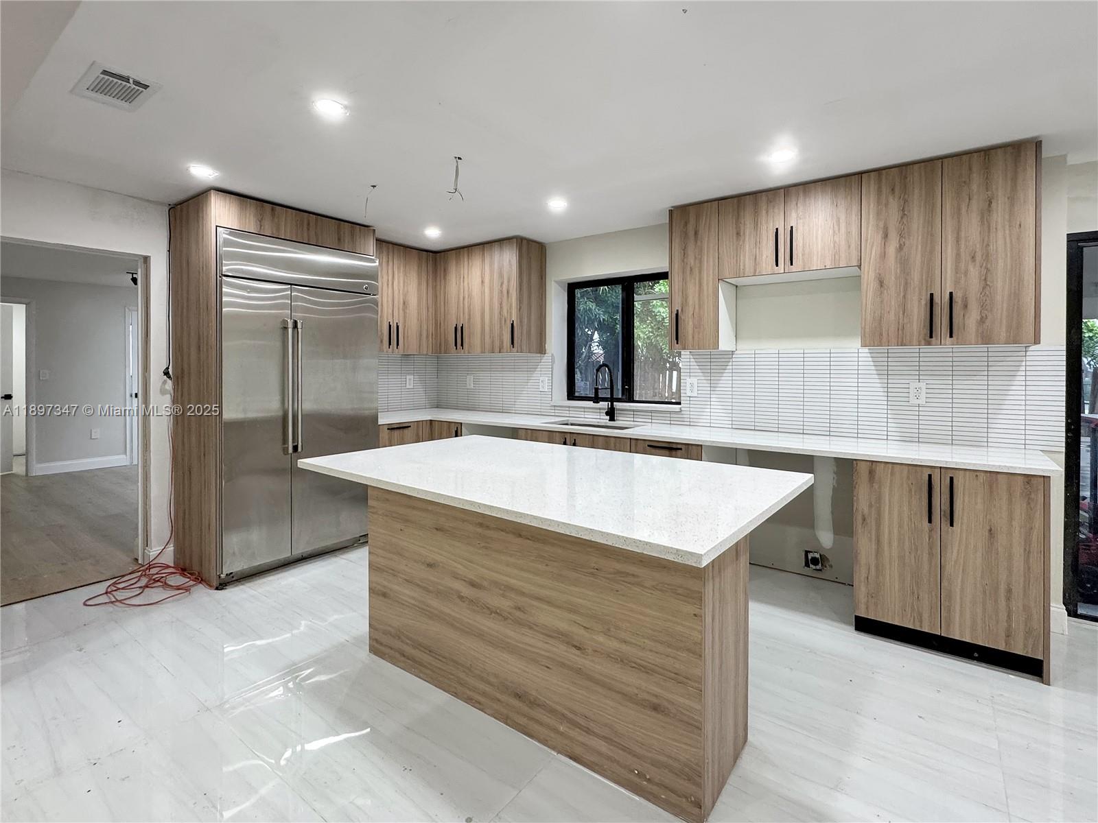 BROADVIEW PARK - Residential
