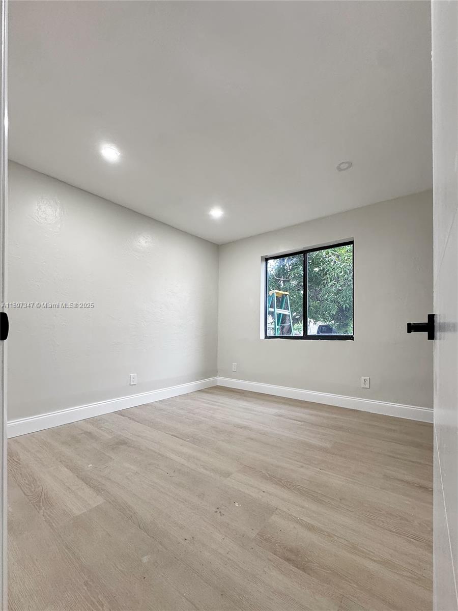 BROADVIEW PARK - Residential