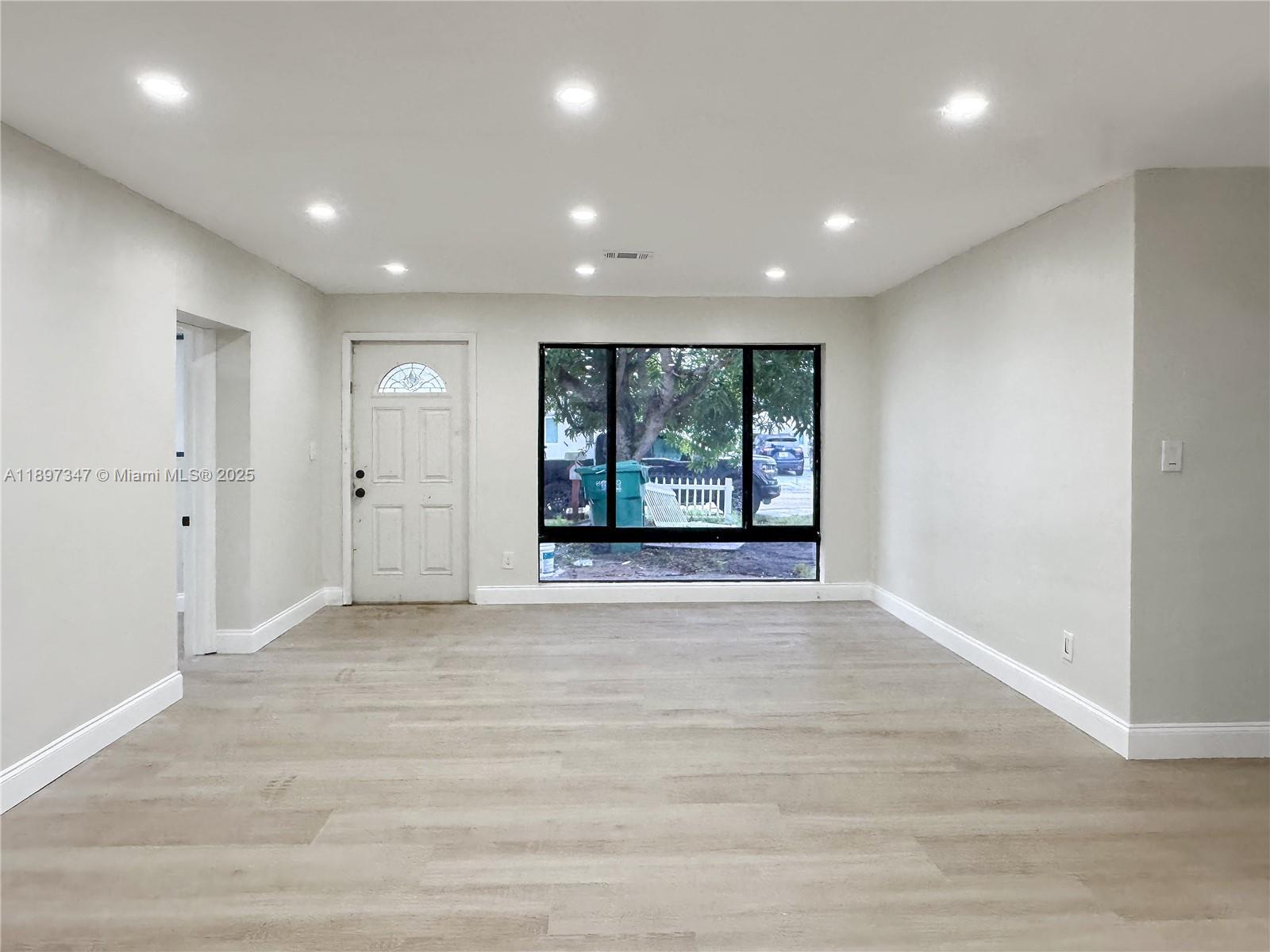 1449 SW 49th Ave