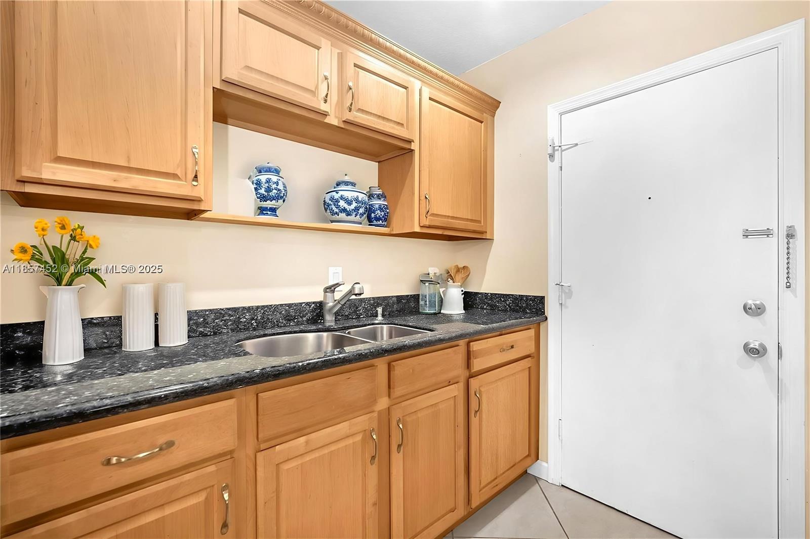 IMPERIAL POINT COLONNADES - Residential