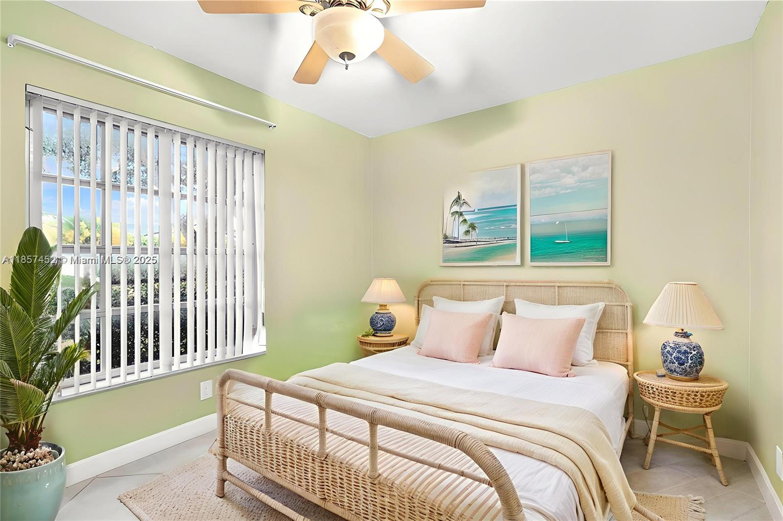 IMPERIAL POINT COLONNADES - Residential