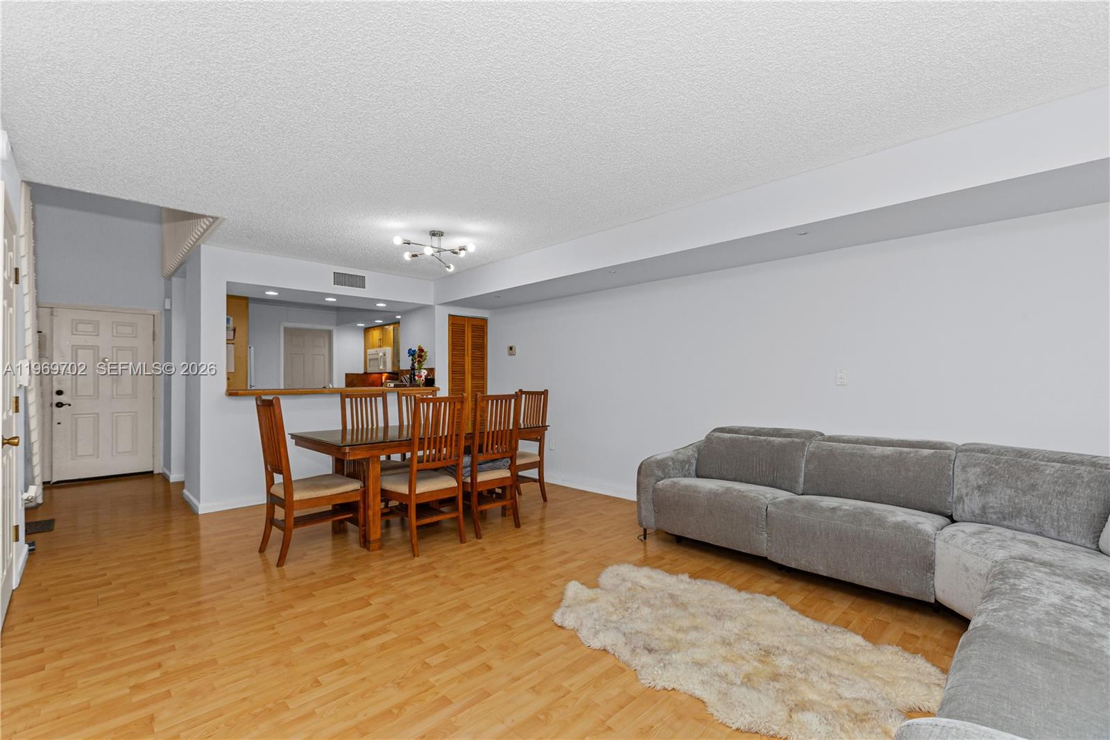 ROYAL TOWNHOMES - Residential