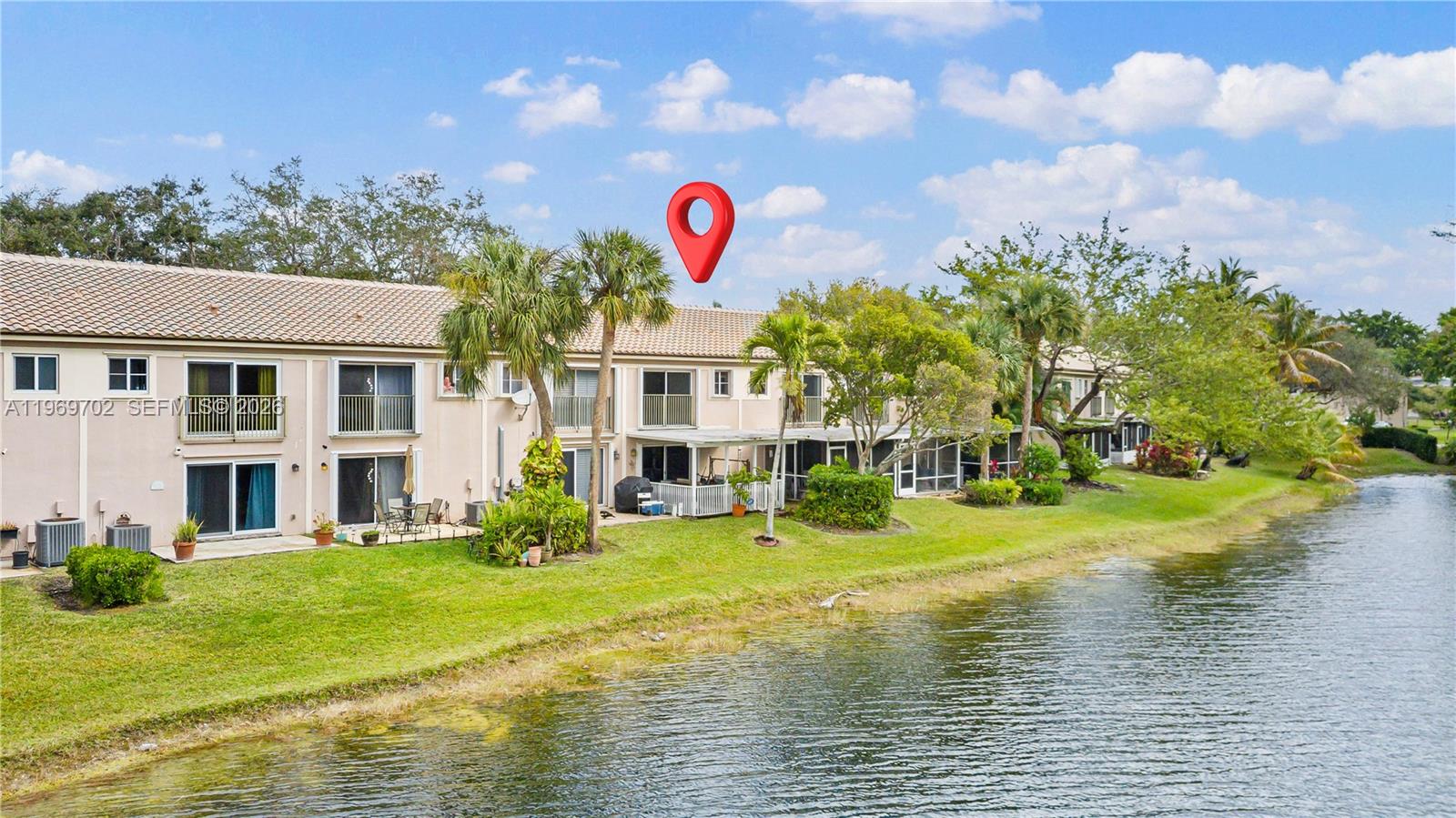 ROYAL TOWNHOMES - Residential