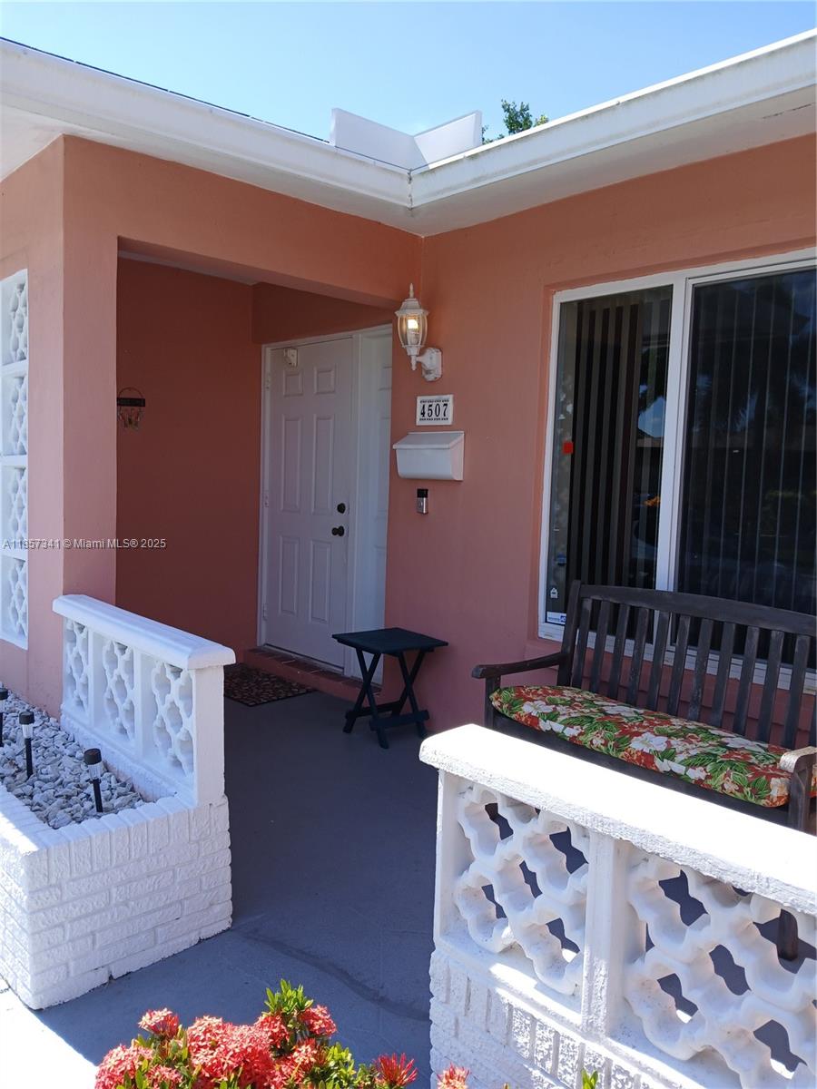 4507 NW 45th St